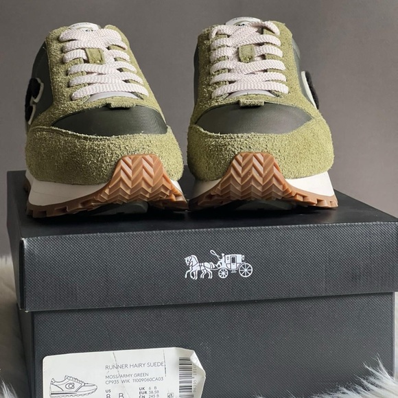 CP935 - Coach Women’s Runner Sneaker - Picture 13 of 15